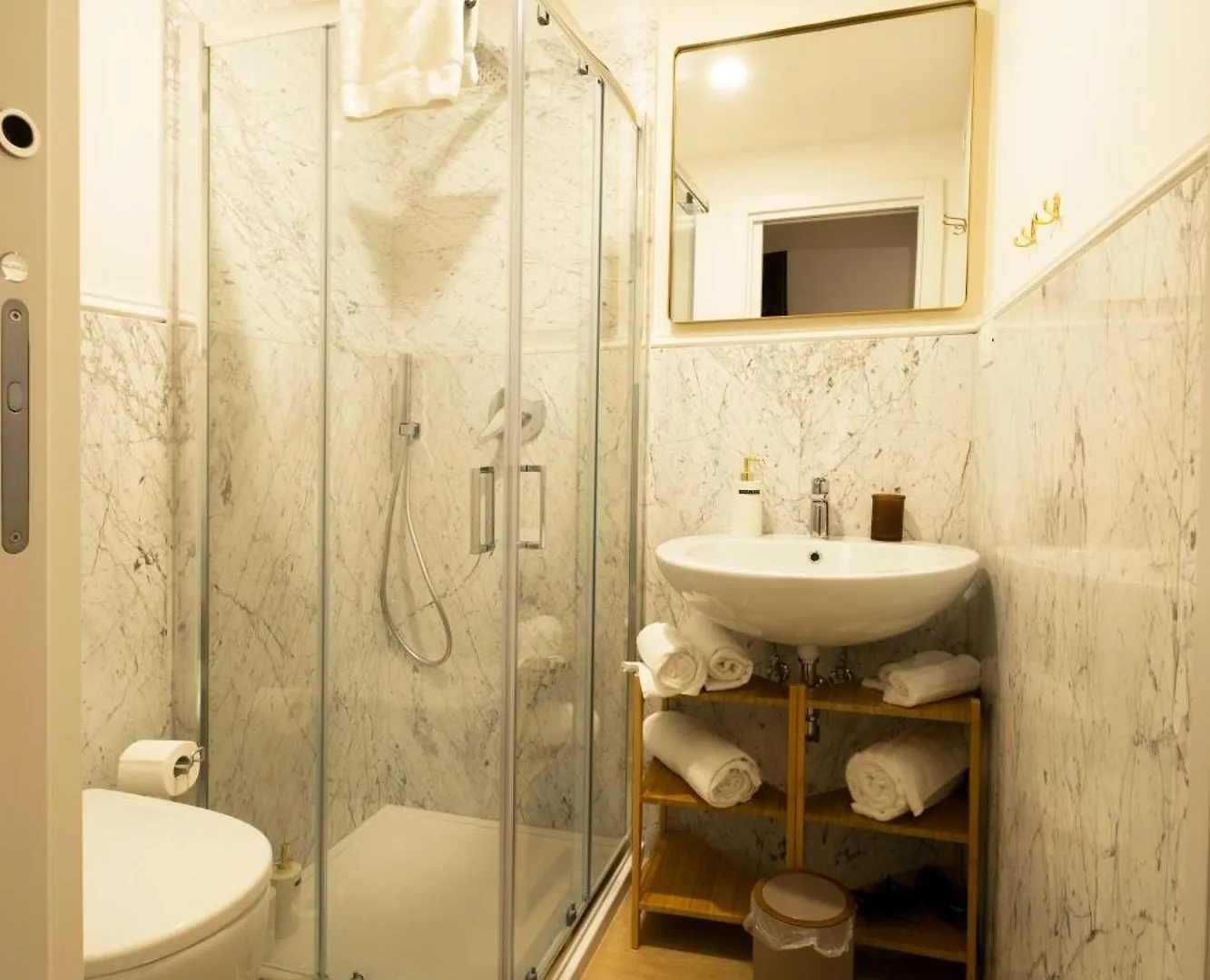 Hotel Profumo Storico Neapol 0*,